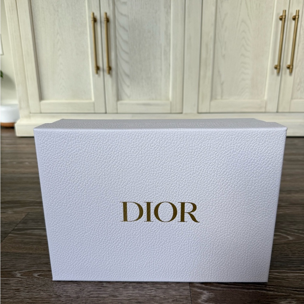 Shoes Dior White Box with Gold Logo